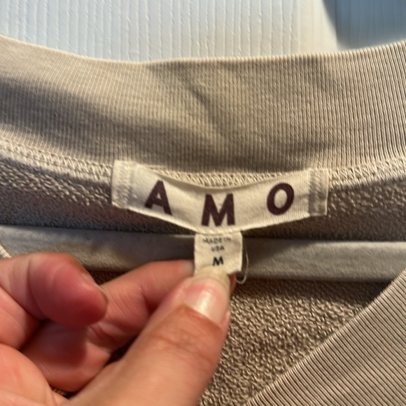 AMO Homestead Deep Vee V-Neck Sweatshirt Oat Milk M - Picture 3 of 7
